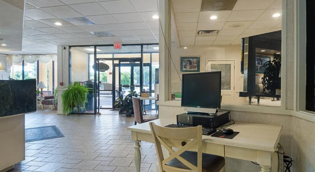 Budgetel Inn Wilmington, Забронировать Отель Отели Уилмингтон с парковкой, Парковка