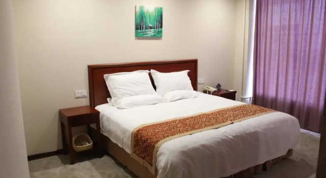 Трёхместный номер Standard GreenTree Inn Shanghai Hongqiao Hub Convention Center Jinghua Road Shell Hotel