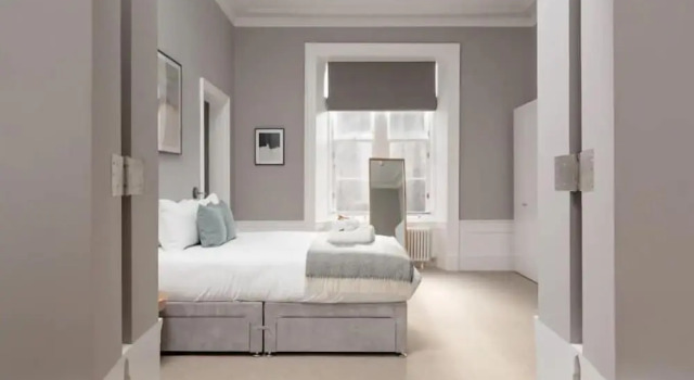JOIVY Torphichen Street 5 Star Luxury Apartment, Забронировать Апартаменты/квартира Апартаменты Эдинбурга, рядом с Scottish Widows Bank Plc, Апартаменты/квартира