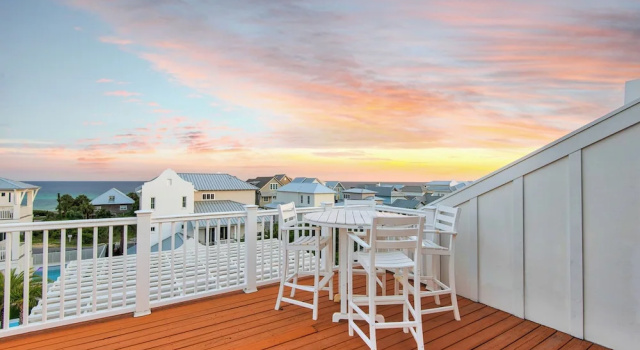 Коттедж с балконом и с видом на океан Stunning Luxury Beach Home: Gulf Views, Large Private Pool, Free Beach Setup!