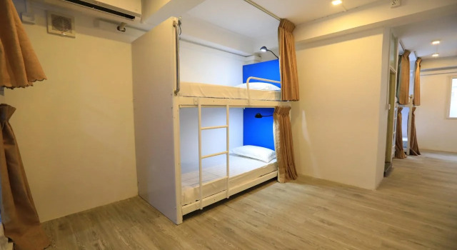 Four Rivers Youth B&B Yangon, Забронировать Отель «постель и завтрак» Отели Янгон с парковкой, рядом с Sein Yaung Chi Pagoda, Парковка
