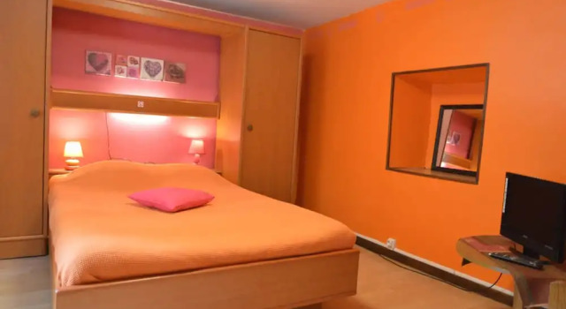 Cozy Holiday Home in Stoumont with Sauna & Hot Tub, Забронировать Дом для отпуска Мулен-дю-Рю Бельгия