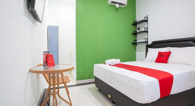 RedDoorz Syariah near DBL Arena 2