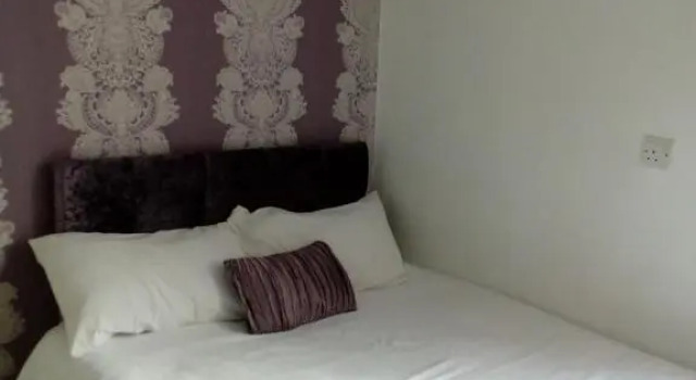 Arnies Hotel