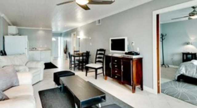 Bimini Bay Front Home by RedAwning, Забронировать Отель Холмс-Бич Sarasota Area
