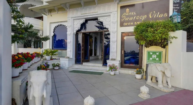 Swaroop Vilas - Lake Facing Boutique Hotel, Забронировать Бутик-отель Отели штата Раджастхана 3 звезды, 3*