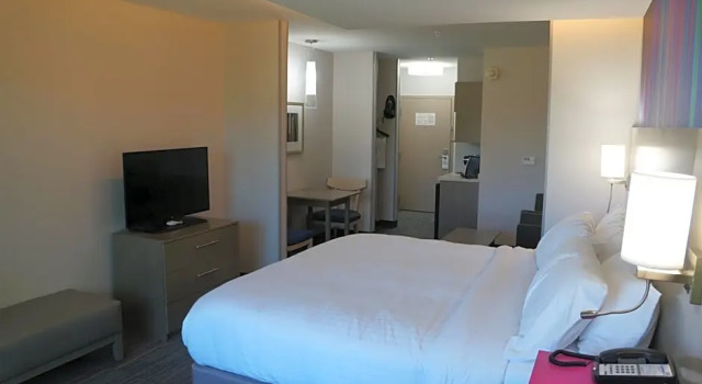 Люкс Deluxe Holiday Inn Express & Suites Shippensburg by IHG