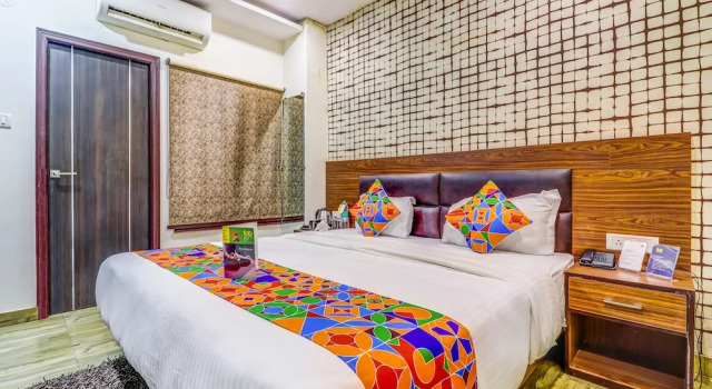 Номер Executive FabHotel Sain Dass