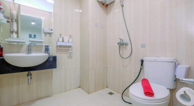 Apartment Homey And Comfy 2Br Sentul Tower Apartment