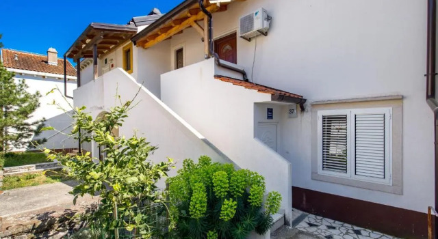 Apartments in pinewood near the sea, Prenota Appartamento Hotel a Isole Quarnerine con parcheggio, Parcheggio