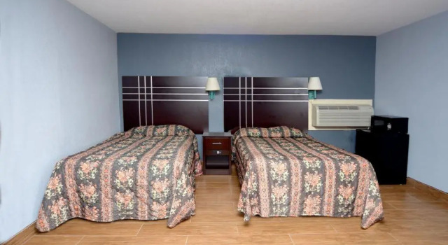 Четырёхместный номер Standard The Shades Motel