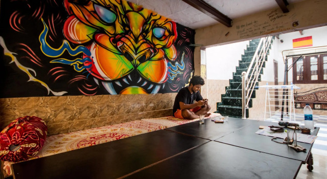 Friends Guest House & Hostel- near TAJ MAHAL, Забронировать Хостел Агра штат Уттар-Прадеш, рядом с Тадж-Махал
