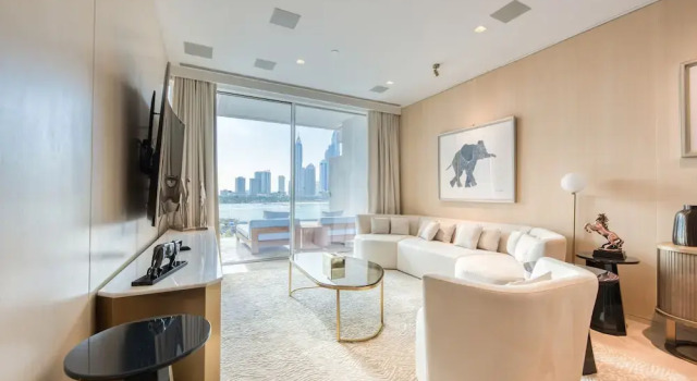 Maison Privee - SeaView Apt at Five Palm, Забронировать Отель Пальма Джумейра Дубай, рядом с Станция монорельсовой дороги Palm Atlantis