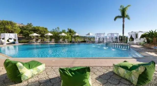 Aparthotel 3 stars Pefki