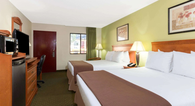 Howard Johnson by Wyndham Tallahassee, Rezerwuj Hotel Hotele w Panhandle Florida ze śniadaniem, Śniadanie