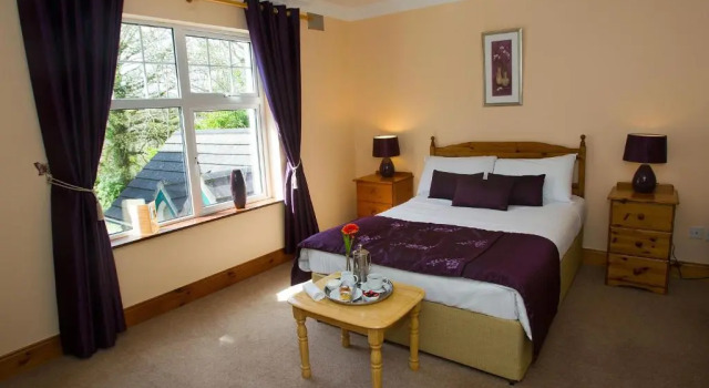 Woodlawn House, Book Hotel Hotels in Kerry with Parking, Parking