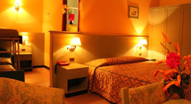 Четырёхместный номер Standard Hotel Sporting