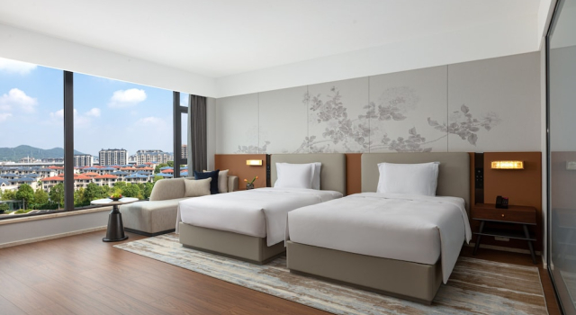Четырёхместный номер Premium Crowne Plaza Xiangyang Fuchun Lakeside