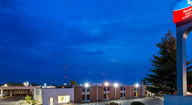 Ramada Jasper & Conference Center, Boek Hotel Hotels in Indiana met parkeren, Parkeren