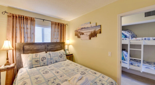 Community Pool & Bikes: Hilton Head Family Condo