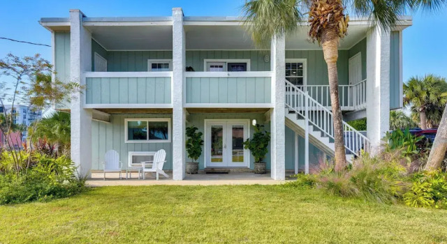 Steps to Sea! Okaloosa Island Gem w/ Outdoor Oasis, Забронировать Апартаменты/квартира Апартаменты штата Флориды, Апартаменты/квартира