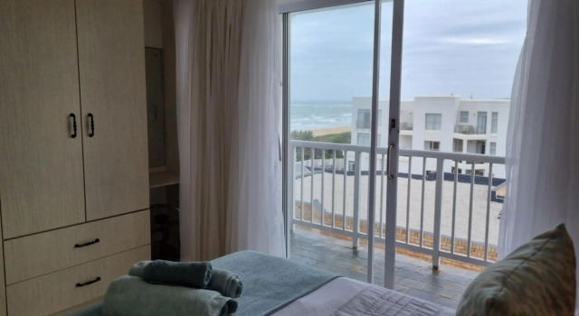Lovely 2 bedrooms, 2 bathrooms Flat with sea view.