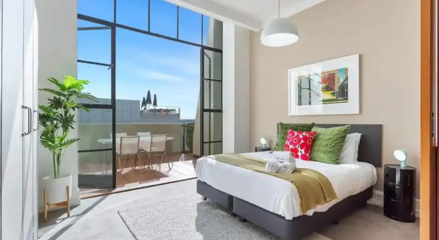 Lovely Bright Apt w/ Pool and Gym by Zodiak Stays, Rezerwuj Dom wakacyjny Auckland 