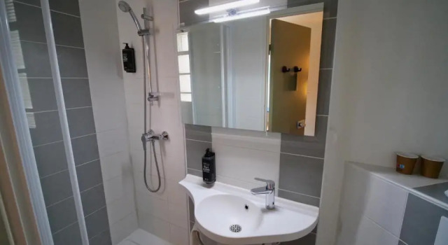 Четырёхместный номер Standard ibis budget Blois Centre