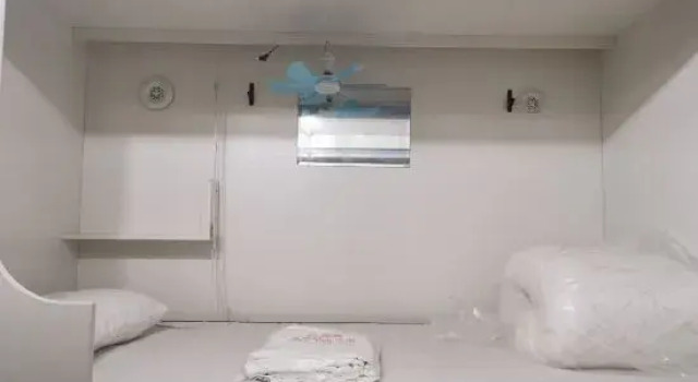 Капсула Deluxe Yunlou Xin Nest Capsule Hotel Private Honey Cabin Hostel (Guilin North Station)
