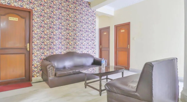 OYO 608 Hotel Aradhya Palace