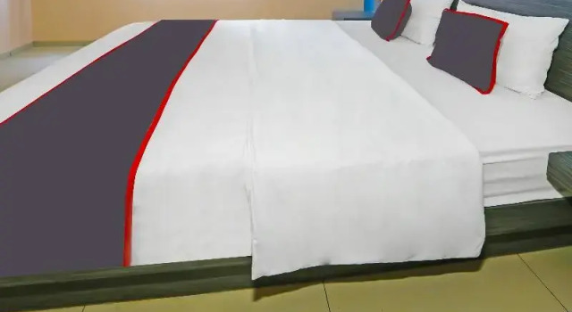 Двухместный люкс Sans Hotel Fiducia Pondok Gede