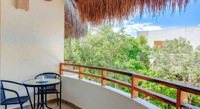 Апартаменты Пентхаус Condo Complex with an Alluring Pool & Tropical Vibes by Stella Rentals