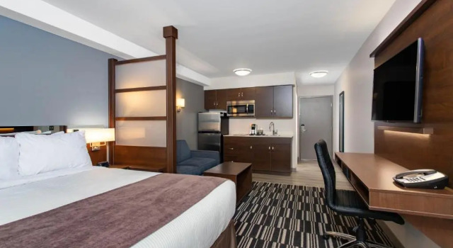 Двухместный Studio Suite Microtel Inn & Suites by Wyndham Portage La Prairie