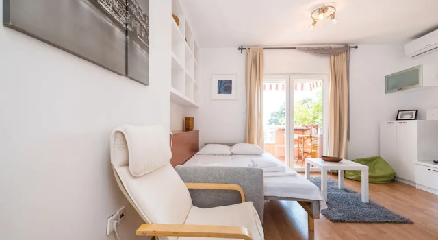 Mirella Cosy Apartment With Two Bedrooms