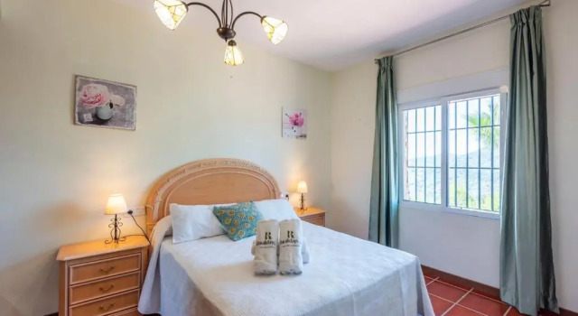 Villa Gran Solano Colmenar by Ruralidays, Varaa Villa Mökit kohteessa Colmenar, Mökki