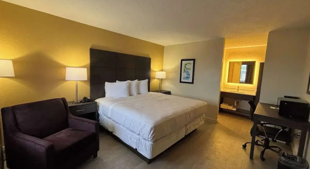 Номер Standard Studio 6 Suites Charlotte, NC Northlake