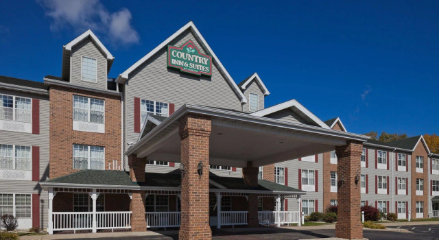 Country Inn & Suites Milwaukee Airport, Varaa Hotelli Milwaukee 
