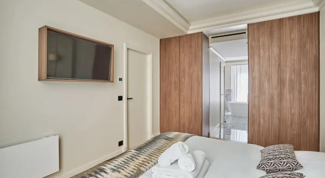 Incredible Le Marais Apartment With Terrace, Забронировать Апартаменты/квартира Париж Иль-де-Франс, рядом с Musée Cognacq-Jay