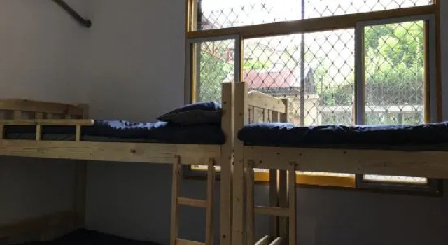 Кровать в общем номере Neighbor 6 Youth Hostel