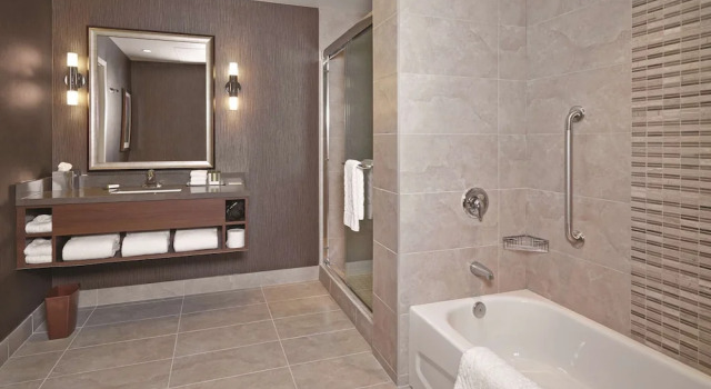 Номер Standard c 1 комнатой DoubleTree by Hilton West Edmonton