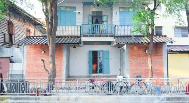 Кровать в общем номере La Moon Hostel