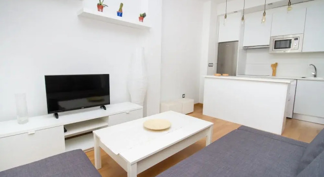Beautiful one bedroom Refino, Забронировать Отель Малага - центр Малага, рядом с Музей Кармен Тиссен