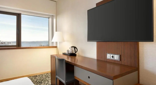 Двухместный номер Superior с видом на реку Ramada by Wyndham Lisbon