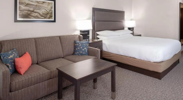 Номер Standard DoubleTree by Hilton Palm Beach Gardens
