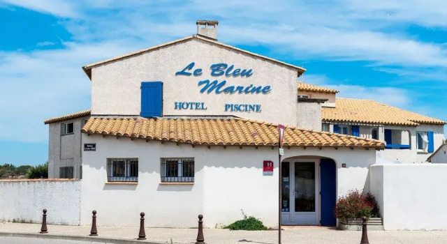 Hotel Le Bleu Marine, Забронировать Отель Отели Сент-Мари-де-ла-Мер с парковкой, рядом с Церковь Сент-Мари-де-ла-Мер, Парковка