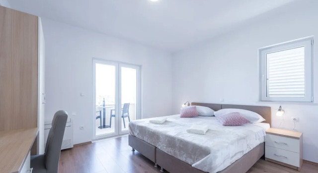 Апартаменты Deluxe Apartments Rilovic, City and Sea view apartments