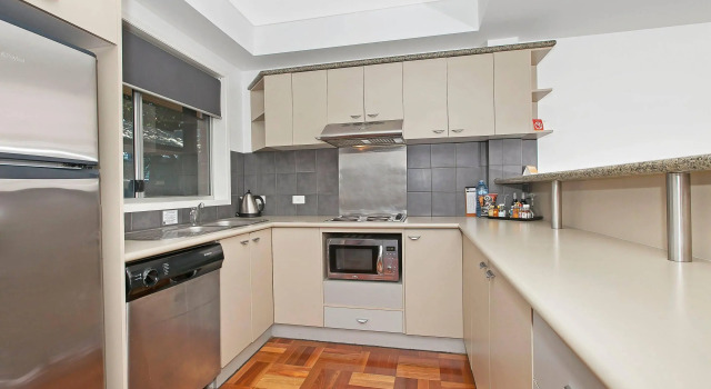 Четырёхместный люкс Comfort Inn & Apartments Northgate Airport