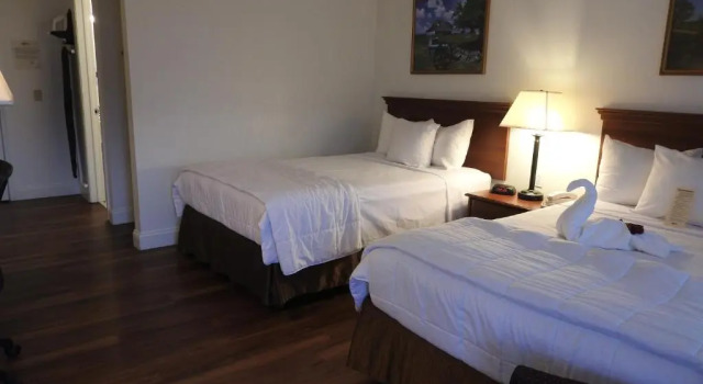 Четырёхместный номер Standard Inn at Cemetery Hill