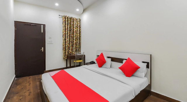 OYO 23599 Hotel Superstar, Забронировать Отель Отели Джамму 3 звезды, 3*