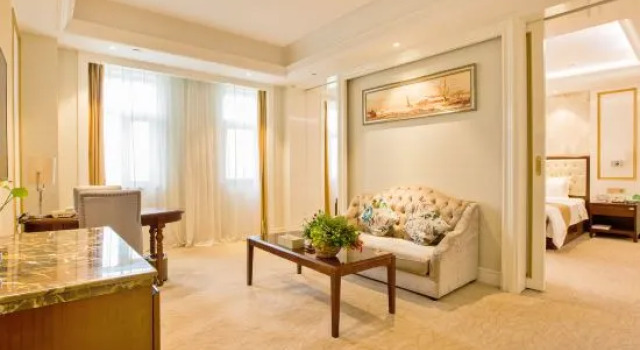 Люкс Premier Huajing Hotel